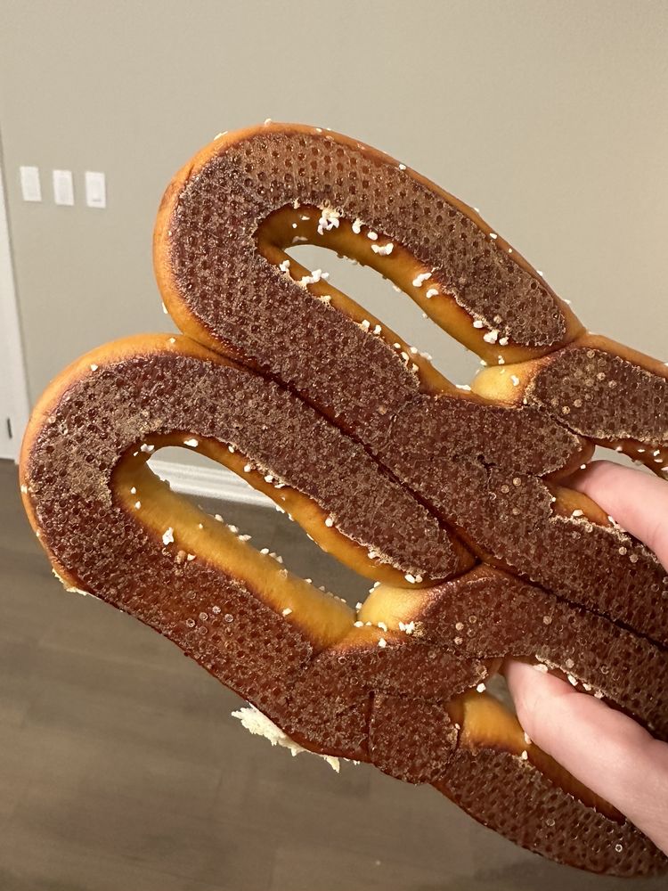 The Pretzelry Logo