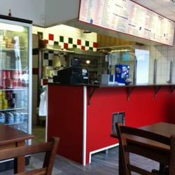 Hasses Pizzeria - The interior