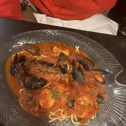Romanza Italian Restaurant - Mussels and shrimp Fra Diavolo