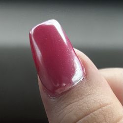 Wiki Nails Spa - Peice of file dust in my nail