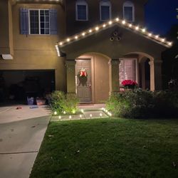 Christmas Lights SD - White lights on rooflines and walkway