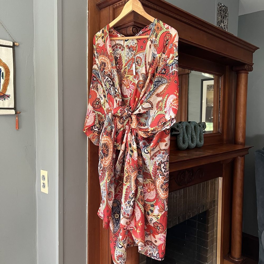 Ten Thousand Villages - One of the very pretty kimono dusters - Home Decor Near Me - Burlington, Vermont Ten Thousand Villages - One of the very pretty kimono dusters - Home Decor Near Me - Burlington, Vermont