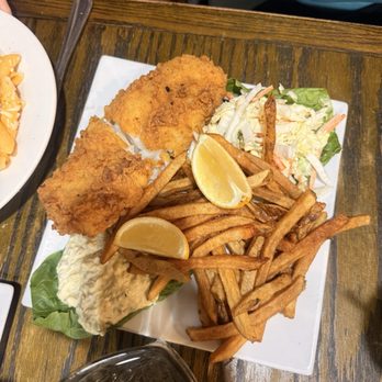 Portside Tavern - Fish and chips - American Near Me - Hyannis, Massachusetts Portside Tavern - Fish and chips - American Near Me - Hyannis, Massachusetts