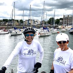 A wee pedal - Join A wee pedal to see Edinburgh and betting on a bike!