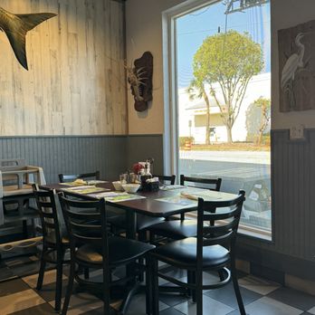 High Tide Restaurant - Seafood Near Me - Key Largo, Florida