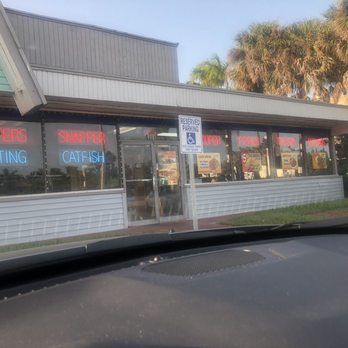 Hook Fish & Chicken - Front of store cont - New American Near Me - Plantation, Florida