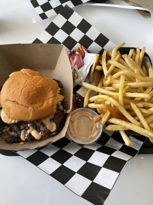 Small's Smash Club by null