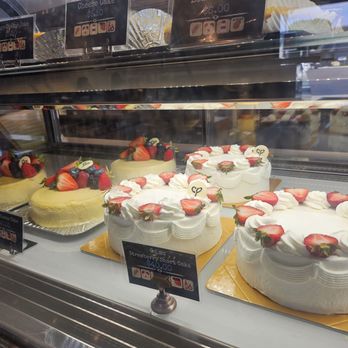 Cream Pan - Cakes. - Bakeries Near Me - Lomita, California