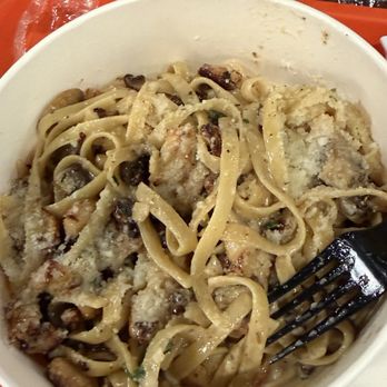 Pastaphony - Fettuccine Chicken Alfredo with added mushrooms - Pasta Shops Near Me - Glendora, California Pastaphony - Fettuccine Chicken Alfredo with added mushrooms - Pasta Shops Near Me - Glendora, California