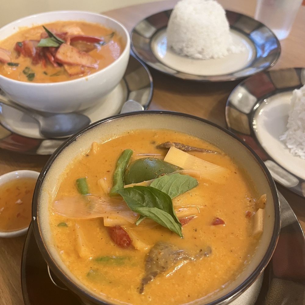 Thai Pasta - Red curry and pineapple curry - Thai Near Me - Biddeford, Maine Thai Pasta - Red curry and pineapple curry - Thai Near Me - Biddeford, Maine