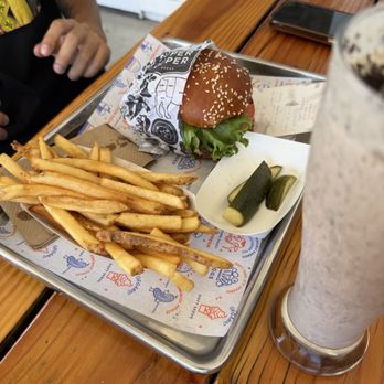 Super Duper Burgers - Oreo milkshake - Burgers Near Me - Roseville, California