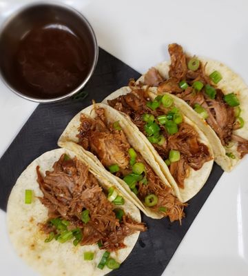 Nosh Restaurant and Wine Lounge by null