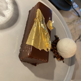 Giselle Miami - 24k peanut butter chocolate bar - Mediterranean Near Me - Miami, Florida Giselle Miami - 24k peanut butter chocolate bar - Mediterranean Near Me - Miami, Florida