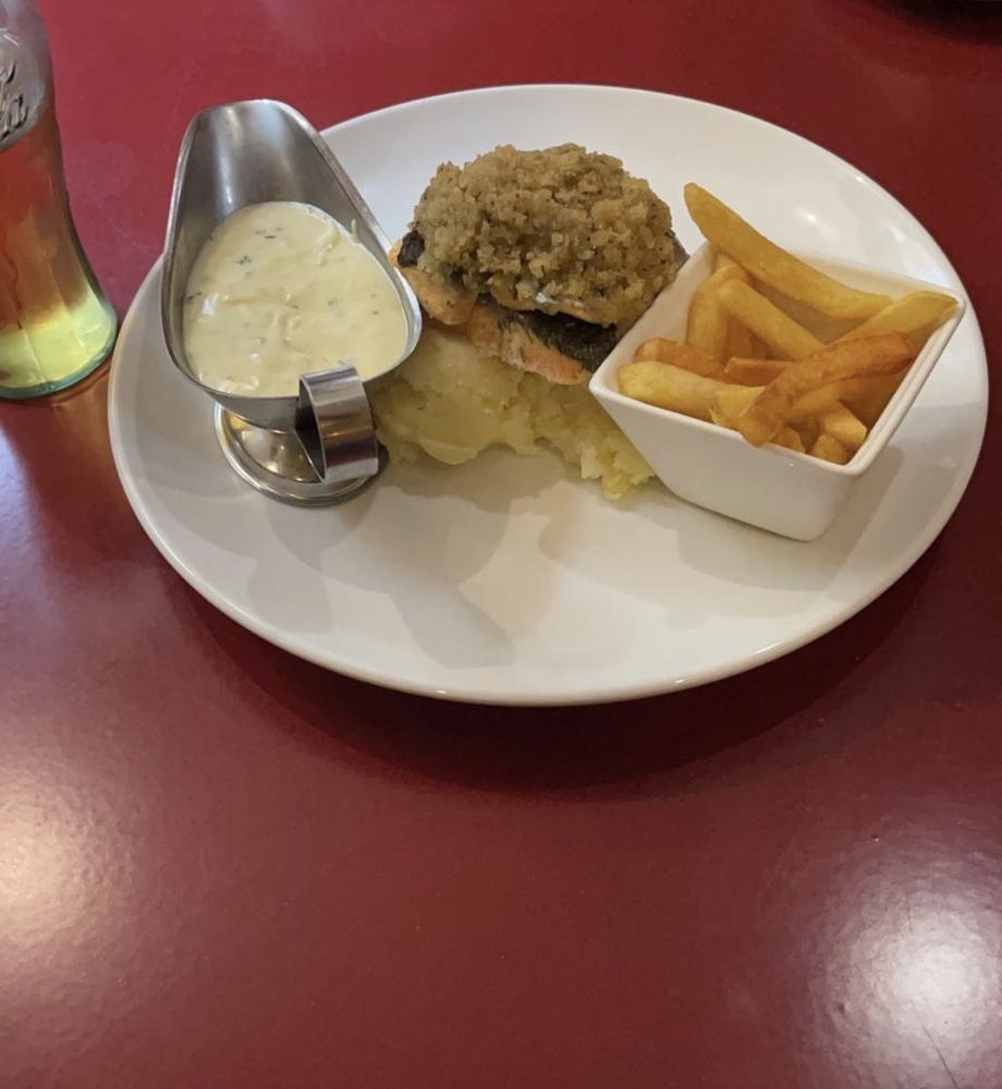 HORSESHOE BAR & RESTAURANT 14 Lower William Street, Listowel, Co