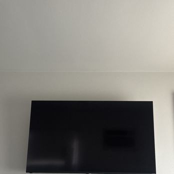 Tvangelinos - Mounted tv and floating shelf - TV Mounting Near Me - Los angeles, California Tvangelinos - Mounted tv and floating shelf - TV Mounting Near Me - Los angeles, California