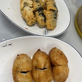 Honolulu Seafood Restaurant - Seafood seaweed roll and mochi puff with pork. - Dim Sum Near Me - Urban Honolulu, Hawaii Honolulu Seafood Restaurant - Seafood seaweed roll and mochi puff with pork. - Dim Sum Near Me - Urban Honolulu, Hawaii