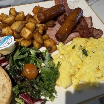 Siempre Restaurant - Big Skillet & Sweet - Breakfast & Brunch Near Me - Toronto, Ontario Siempre Restaurant - Big Skillet & Sweet - Breakfast & Brunch Near Me - Toronto, Ontario