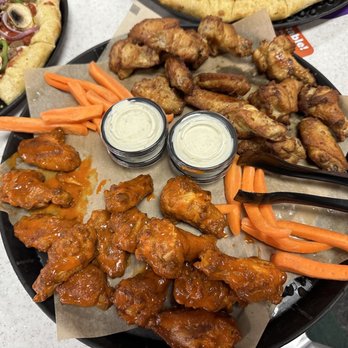 Chuck E. Cheese - Chicken Wings Platter - Pizza Near Me - Newark, California