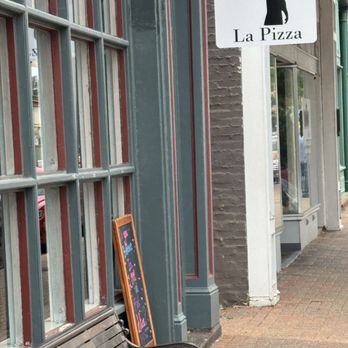 La Pizza St. Charles - Exterior - Pizza Near Me - Saint Charles, Missouri