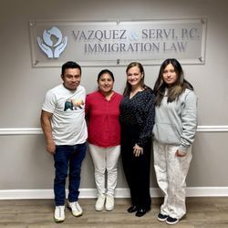 Vazquez & Servi - Le agradecemos a nuestros clientes por confiar en nosotros para sus asuntos migratorios. Fue un placer poderles ayudar.
