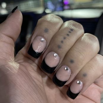 Queen's Nails - Nail Salons Near Me - Longview, Washington
