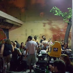 Buffallos Bar - A galera se concentra do lado de fora