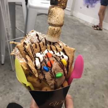 Waffle Bar - S'mores - Waffles Near Me - Minneapolis, Minnesota