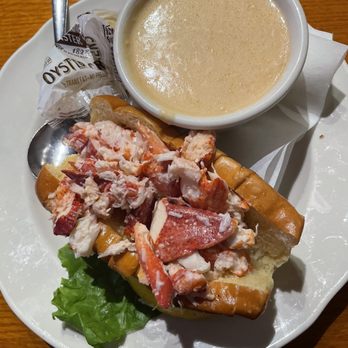 Thirsty Whale - Lobster roll and lobster bisque - American Near Me - Bar Harbor, Maine