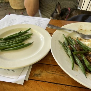 Tarpy's Roadhouse - Green beans without salt on the left and the green beans that came out with the meatloaf - New American Near Me - Monterey, California