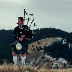 Bagpiper - Colin Lewis
