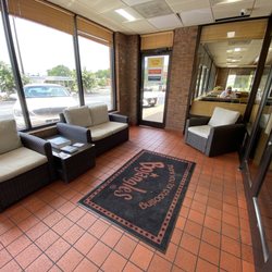 Bojangles - Lobby/Entrance with comfy seating