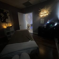 Lavender Healing - Massage room