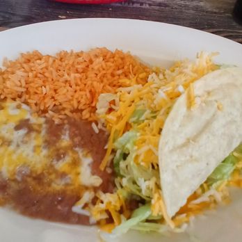 Las Palmas Restaurant - Beef taco, rice and beans - Mexican Near Me - Yucca Valley, California Las Palmas Restaurant - Beef taco, rice and beans - Mexican Near Me - Yucca Valley, California