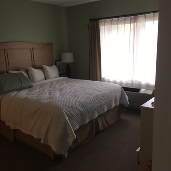 Holly Tree Condominiums - Bedroom - Resorts Near Me - West Yarmouth, Massachusetts