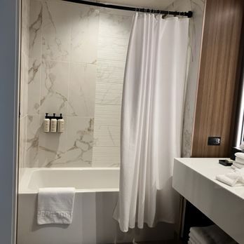 Omni Hotel at the Seaport Parking - Bathroom - Hotels Near Me - Boston, Massachusetts