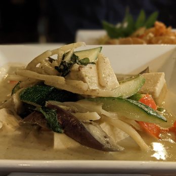 Aroy-D The Thai Elephant - Thai Near Me - Verona, New Jersey