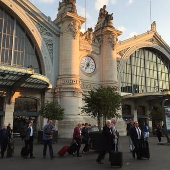 Gare SNCF de Tours - Entrée de la gare... - Train Stations Near Me - Tours, 37