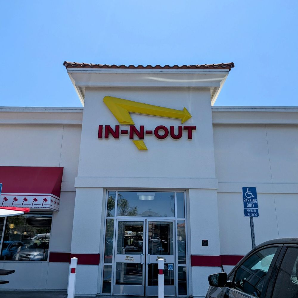 In-N-Out Burger - Fast Food Near Me - Arroyo Grande, California