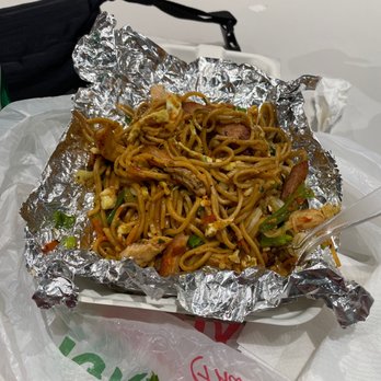 The Everest Momo - Chicken chow mein - Food Trucks Near Me - Fremont, California The Everest Momo - Chicken chow mein - Food Trucks Near Me - Fremont, California