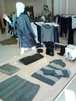 alice + olivia by null