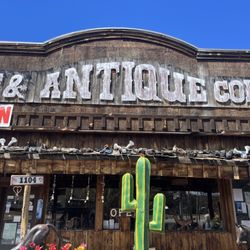 Art and Antique Corral - Entrance