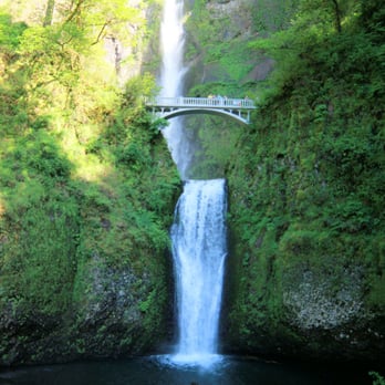 Multnomah Falls - Waterfall before the the hike. - Hiking Near Me - Bridal Veil, Oregon Multnomah Falls - Waterfall before the the hike. - Hiking Near Me - Bridal Veil, Oregon