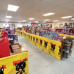 Borderline Fireworks Outlet - West