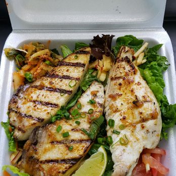 Flyin' Ahi - Grilled Ono over greens $12 - Food Trucks Near Me - Mililani, Hawaii