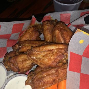 Finn McCool's Irish Pub - Dry Nola gold Wings, just okay. Huge!! - Irish Pub Near Me - New Orleans, Louisiana