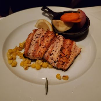 Bluewater Grill - Grilled salmon - Steakhouses Near Me - Cancún, ROO Bluewater Grill - Grilled salmon - Steakhouses Near Me - Cancún, ROO