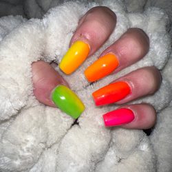 Jonathan Nail Salon & Spa - Powder nails