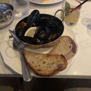 360 Restaurant - Canadian (New) Near Me - Toronto, Ontario