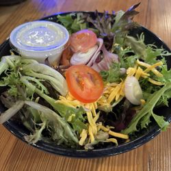 Saucy's Pizzeria-High Ridge - Side salad. Wow for $3.99!