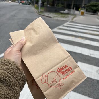 Uncle Tetsu's Japanese Cheesecake - Uncle Tetsu's bag - Desserts Near Me - Toronto, Ontario Uncle Tetsu's Japanese Cheesecake - Uncle Tetsu's bag - Desserts Near Me - Toronto, Ontario